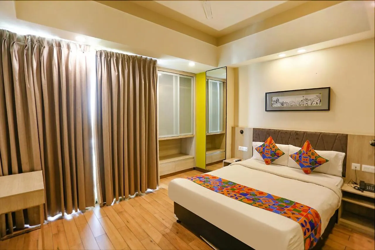 *** Hotel Fabhotel Sapphire 83 Gurgaon India