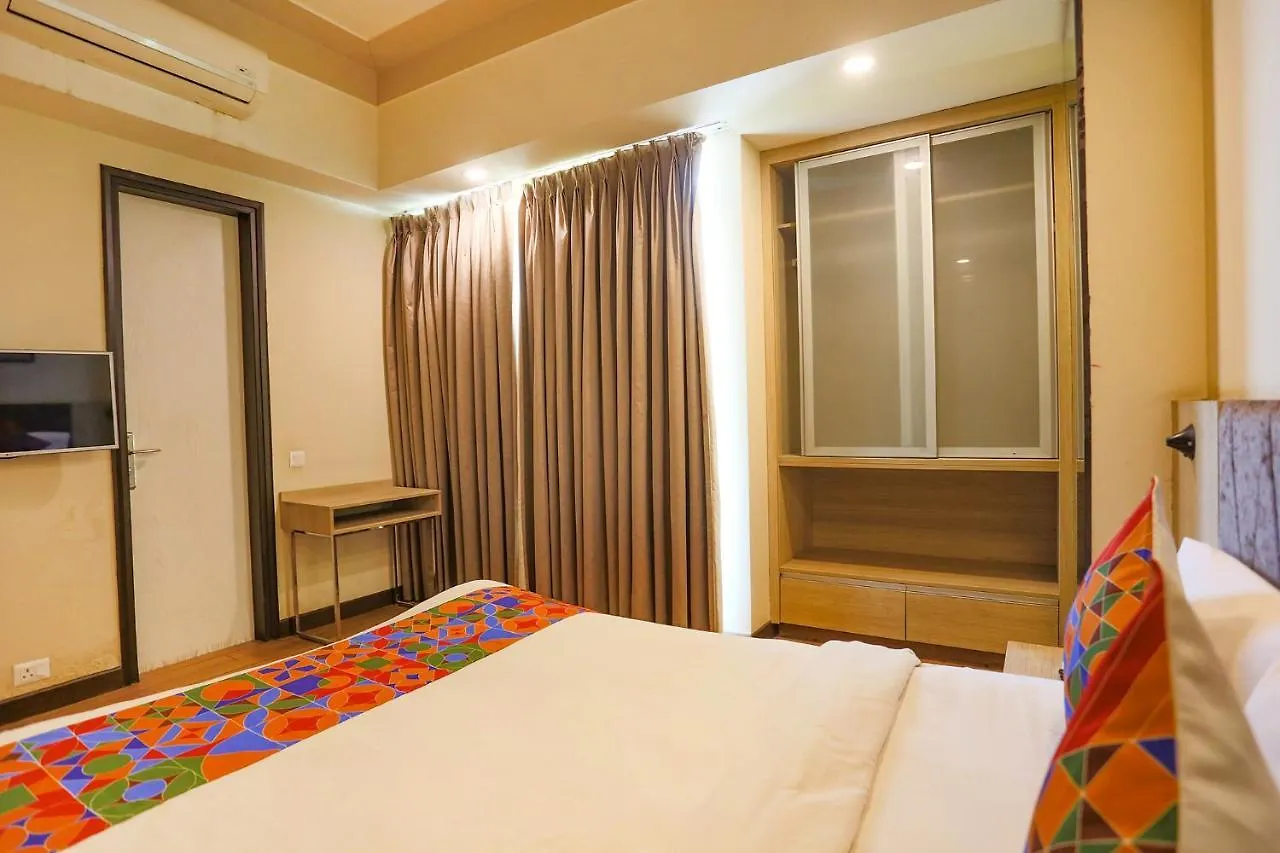 Fabhotel Sapphire 83 Gurgaon 3*,  India